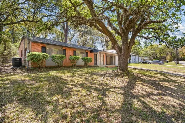 4153 Yorkshire LN, Mobile, AL 36609