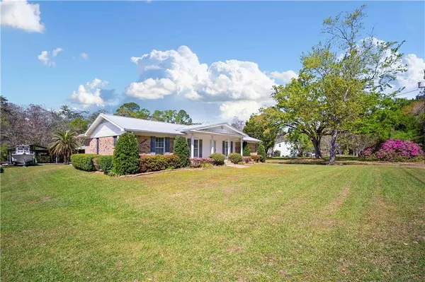 11006 Canal DR, Theodore, AL 36582