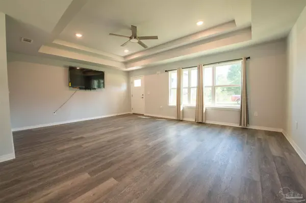 9542 Permenter Rd, Milton, FL 32583