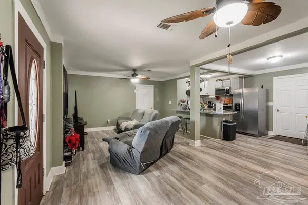29 Mindoro Cir, Pensacola, FL 32507
