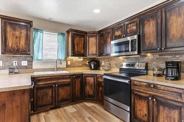 2249 W CRAIG LN, Syracuse, UT 84075