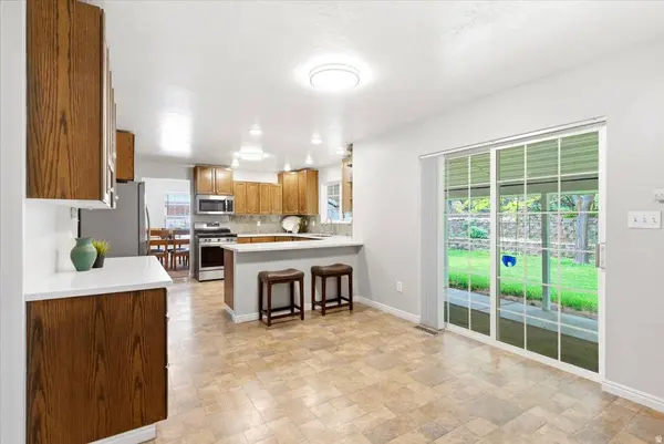 1987 CEDAR BENCH DR, South Weber, UT 84405