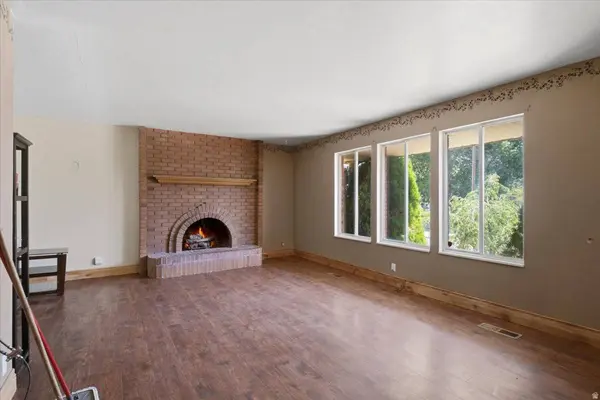 2299 E 3025 N, Layton, UT 84040