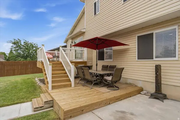 2131 N 850 ST, Clinton, UT 84015