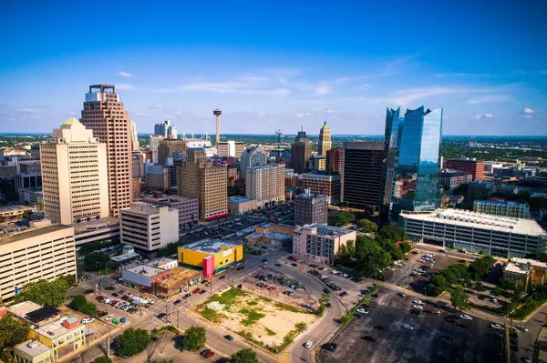 Investing in Downtown San Antonio Short-Term Rentals: What You Need to Know