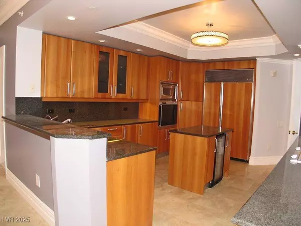 2747 PARADISE RD #502, Las Vegas, NV 89109