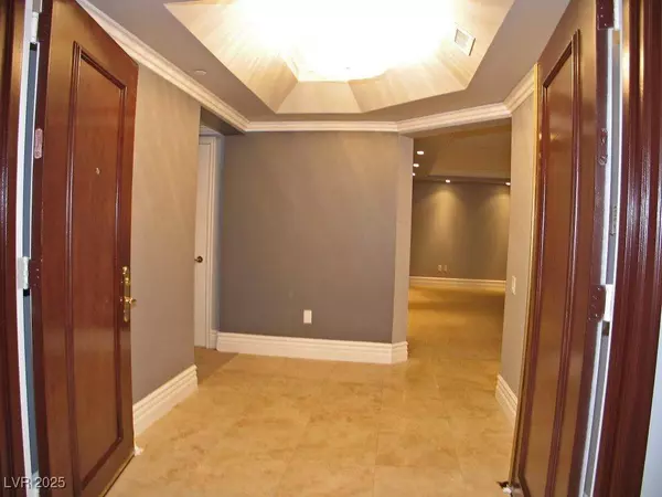 2747 PARADISE RD #502, Las Vegas, NV 89109