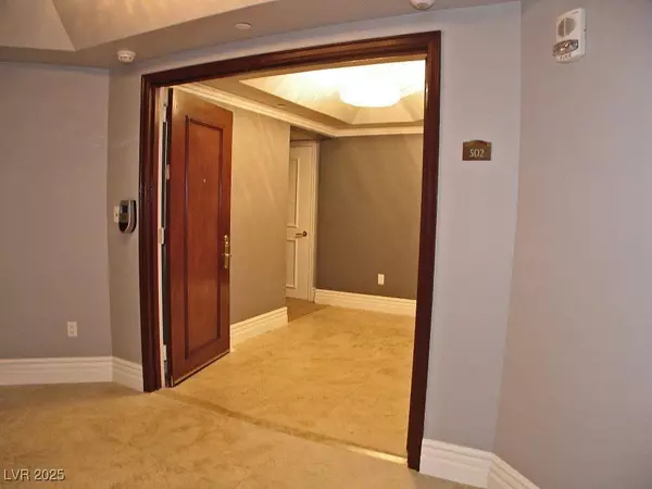 2747 PARADISE RD #502, Las Vegas, NV 89109