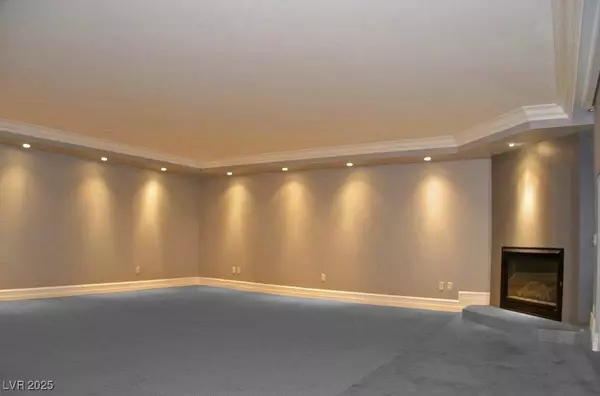 2747 PARADISE RD #502, Las Vegas, NV 89109