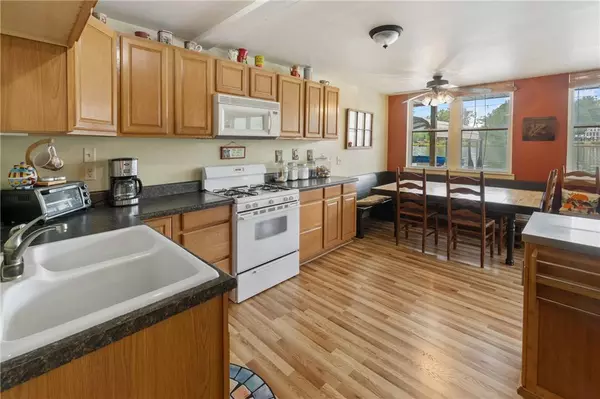 325 Time Out PL, Tamassee, SC 29686