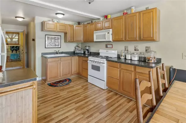 325 Time Out PL, Tamassee, SC 29686