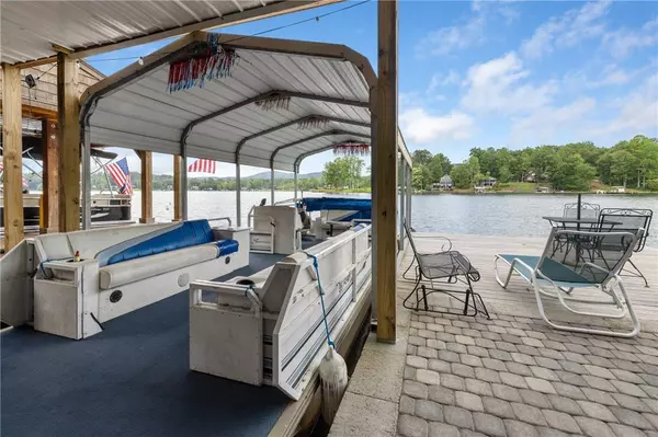 325 Time Out PL, Tamassee, SC 29686