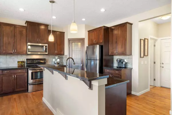 240 Heritage Bay, Cochrane, AB T4C 0L5