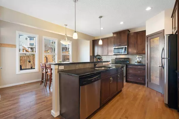 240 Heritage Bay, Cochrane, AB T4C 0L5