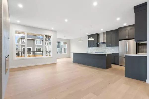 17 Southborough SQ, Cochrane, AB T4C 2S6