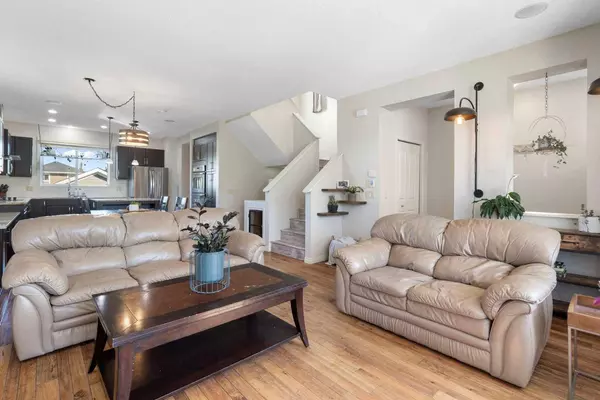 75 River Heights BLVD, Cochrane, AB T4C 0R9