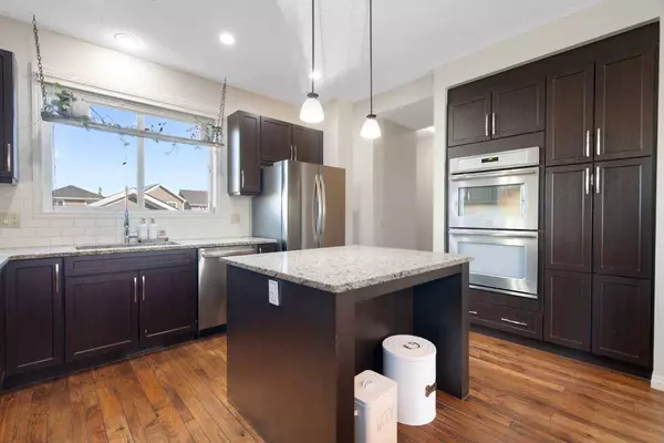 75 River Heights BLVD, Cochrane, AB T4C 0R9