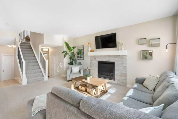 75 Buckskin WAY, Cochrane, AB T4C 2P2