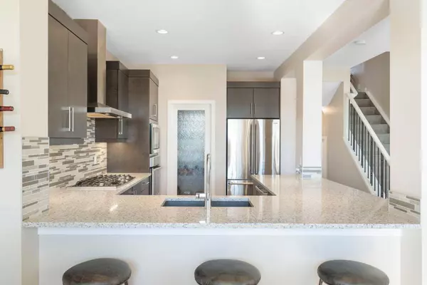 75 Buckskin WAY, Cochrane, AB T4C 2P2