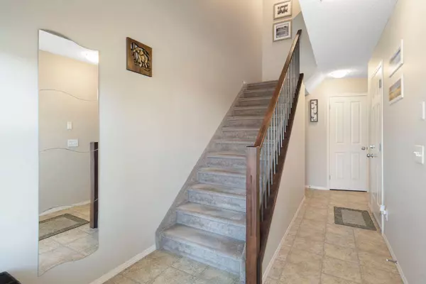 48 Panatella Villas NW, Calgary, AB T3K 0G6