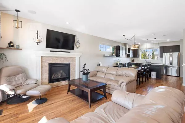 75 River Heights BLVD, Cochrane, AB T4C 0R9