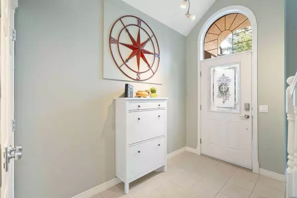 124 Cresthaven PL SW, Calgary, AB T3B 5W4