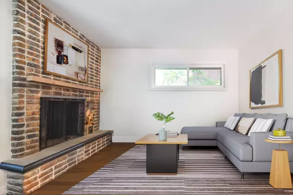 5720 N Rogers AVE, Chicago, IL 60646