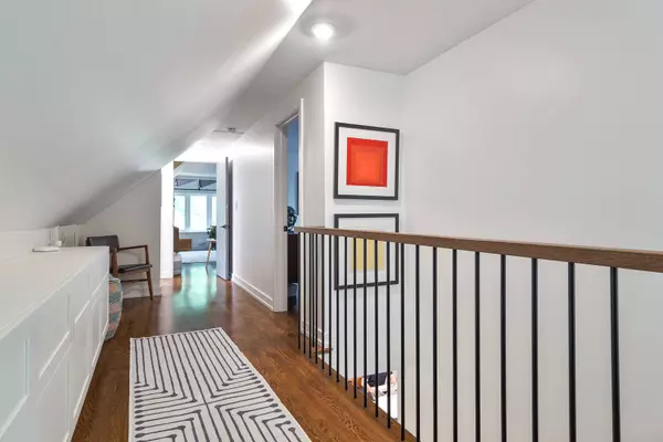 5720 N Rogers AVE, Chicago, IL 60646