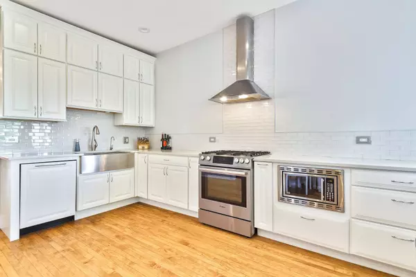 1431 N Maplewood AVE, Chicago, IL 60622