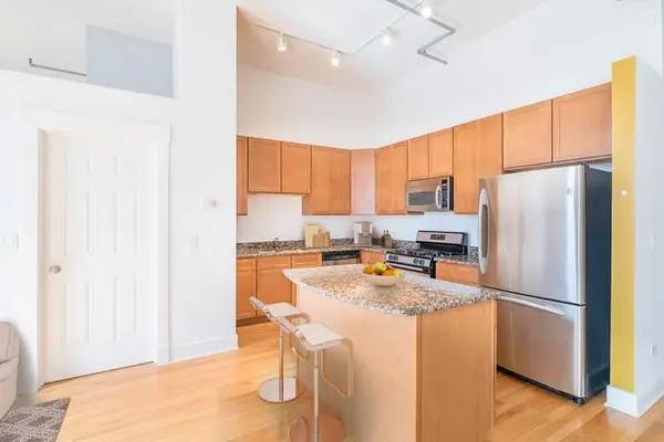 824 W Superior ST #307, Chicago, IL 60642