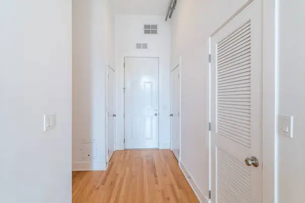 824 W Superior ST #307, Chicago, IL 60642