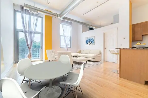824 W Superior ST #307, Chicago, IL 60642