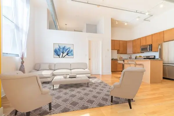 824 W Superior ST #307, Chicago, IL 60642