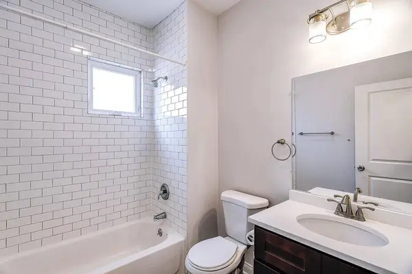 2634 N Lawndale AVE #1, Chicago, IL 60647