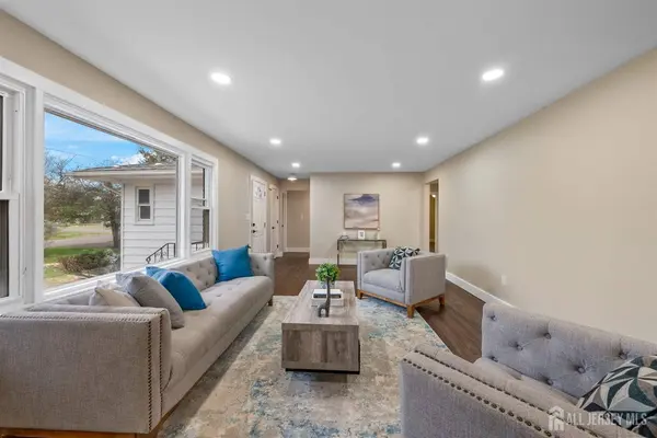344 W Point AVE W, Franklin Twsp, NJ 08873