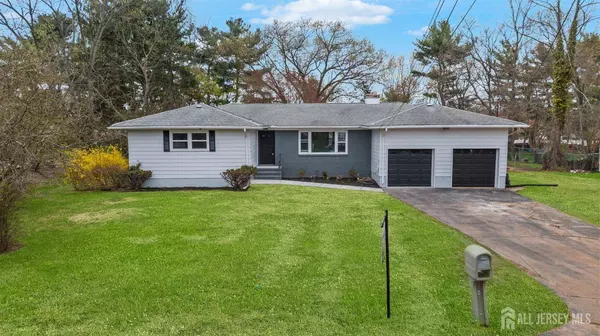 344 W Point AVE W, Franklin Twsp, NJ 08873