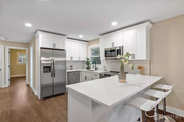 344 W Point AVE W, Franklin Twsp, NJ 08873