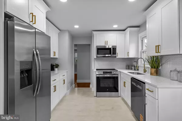 41 GREENFIELD AVE, Lawrenceville, NJ 08648