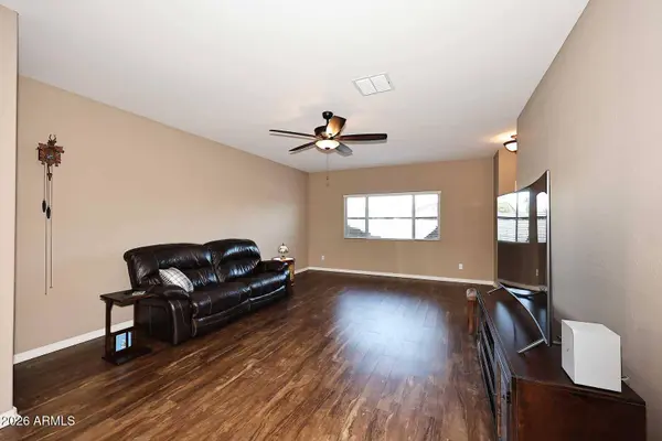 784 W LEADWOOD Avenue, San Tan Valley, AZ 85140