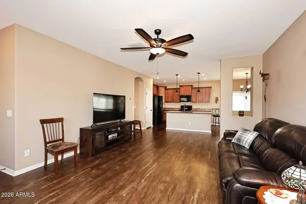 784 W LEADWOOD Avenue, San Tan Valley, AZ 85140