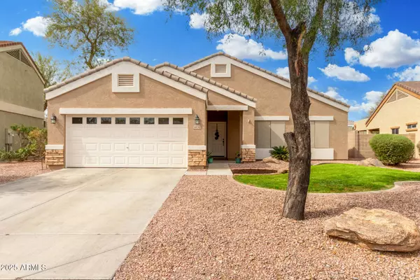 39242 N LUKE Circle, San Tan Valley, AZ 85140