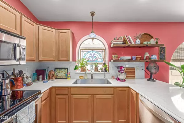 663 E DANIELLA Drive, San Tan Valley, AZ 85140