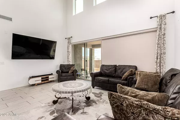 1522 W SABEL Court, San Tan Valley, AZ 85144