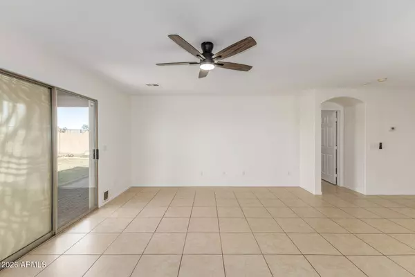 29272 N RED FINCH Drive, San Tan Valley, AZ 85143