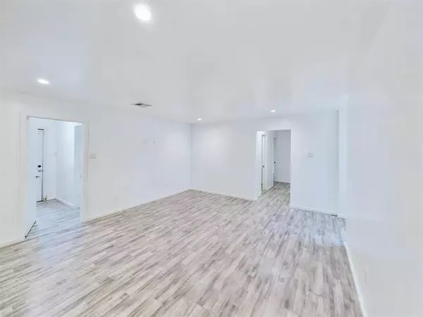 15603 Grovespring DR, Houston, TX 77068