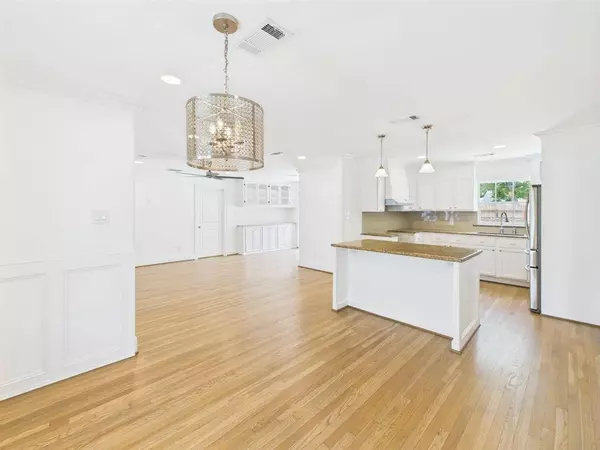 4927 Ward ST, Houston, TX 77021