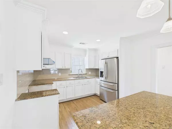 4927 Ward ST, Houston, TX 77021