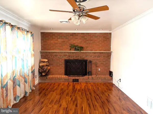 9 WARDOR AVE, New Castle, DE 19720