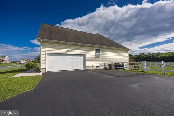 231 RIDING PATH DR, Clayton, DE 19938