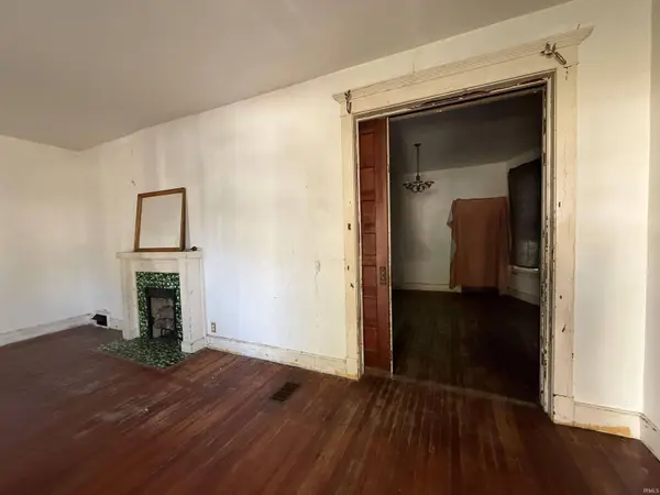 611 E Gum ST, Evansville, IN 47713